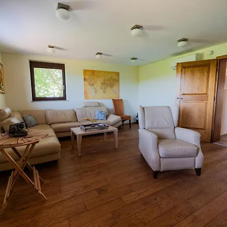Holiday home Udobna Hisa Med Vinogradi Blizu Vinarium Lend - Comfortable Vineyard House Near Vinarium Tower Lend