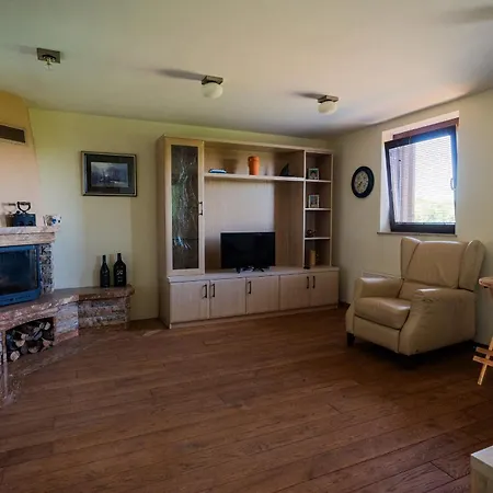 Udobna Hisa Med Vinogradi Blizu Vinarium Lend - Comfortable Vineyard House Near Vinarium Tower Lend