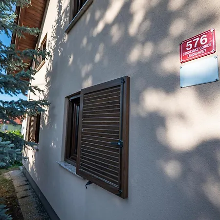 Udobna Hisa Med Vinogradi Blizu Vinarium Lend - Comfortable Vineyard House Near Vinarium Tower Lend *