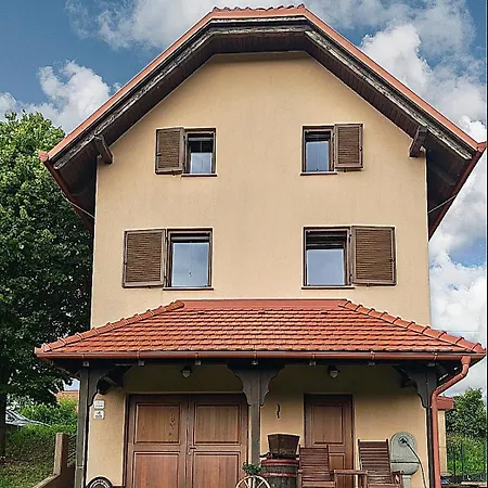 Holiday home Udobna Hisa Med Vinogradi Blizu Vinarium Lend - Comfortable Vineyard House Near Vinarium Tower Lend *