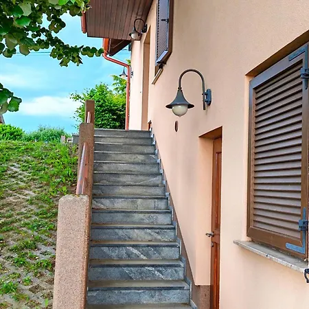 Holiday home Udobna Hisa Med Vinogradi Blizu Vinarium Lend - Comfortable Vineyard House Near Vinarium Tower Lend Lendava